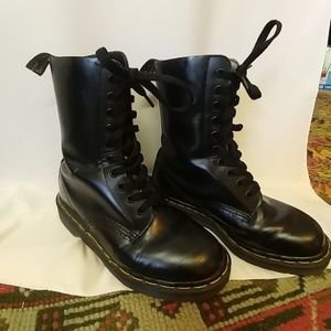 Genuine Doc Marten Black Leather Boots 8 Eye